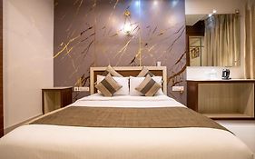 Aishwarya Suites