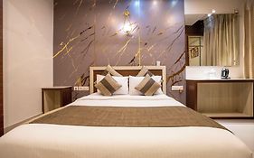 Aishwarya Suites